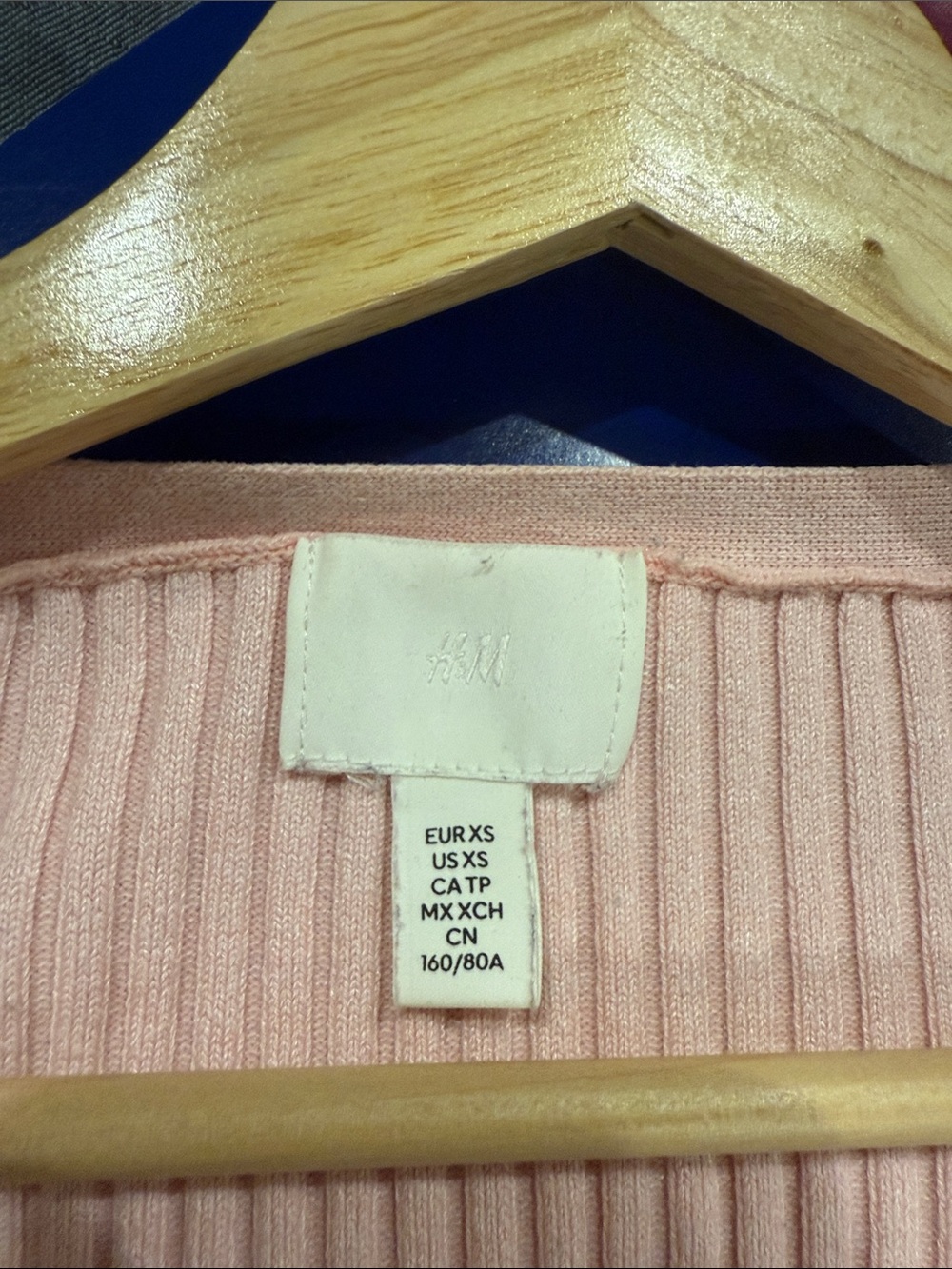 H&M Pale Pink Ribbed V-Neck Button Cardigan - Picture 2 of 3